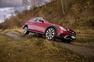 Mercedes-Benz E-Class All-Terrain Descent