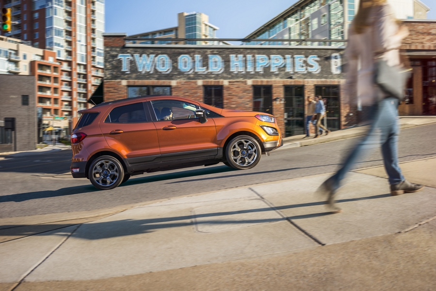 2020 Ford EcoSport driving up hill