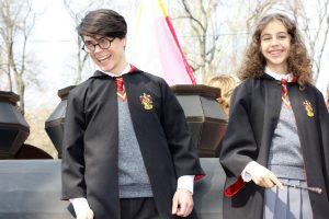 kids in harry potter costumes
