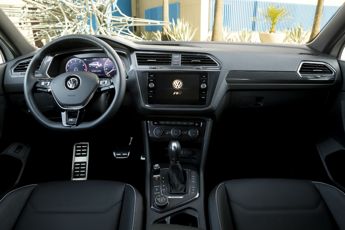 2018 VW Tiguan driver's cockpit