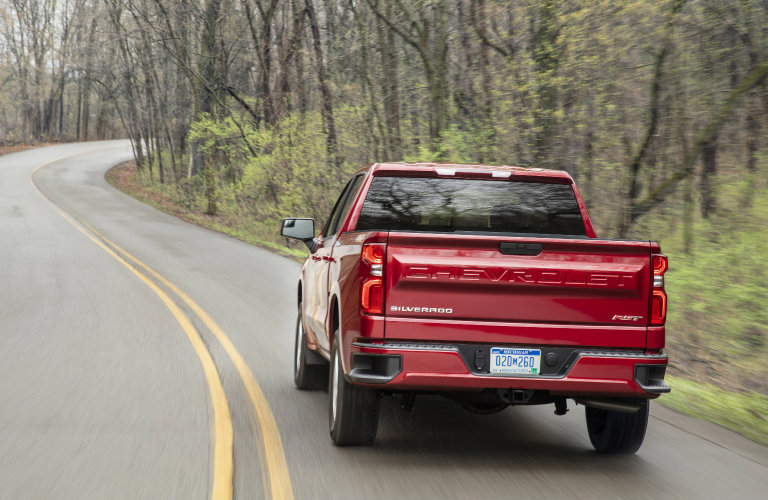 Wondering how much can the 2019 Chevy Silverado tow? Chevrolet Silverado Towing Capacity 7200 To 9700 Lbs