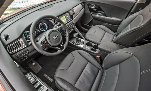 2018 Kia niro plug-in electric hybrid interior front seating, steering wheel, and dashboard