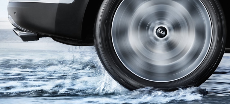 2018 Kia Sportage AWD rear wheel in water