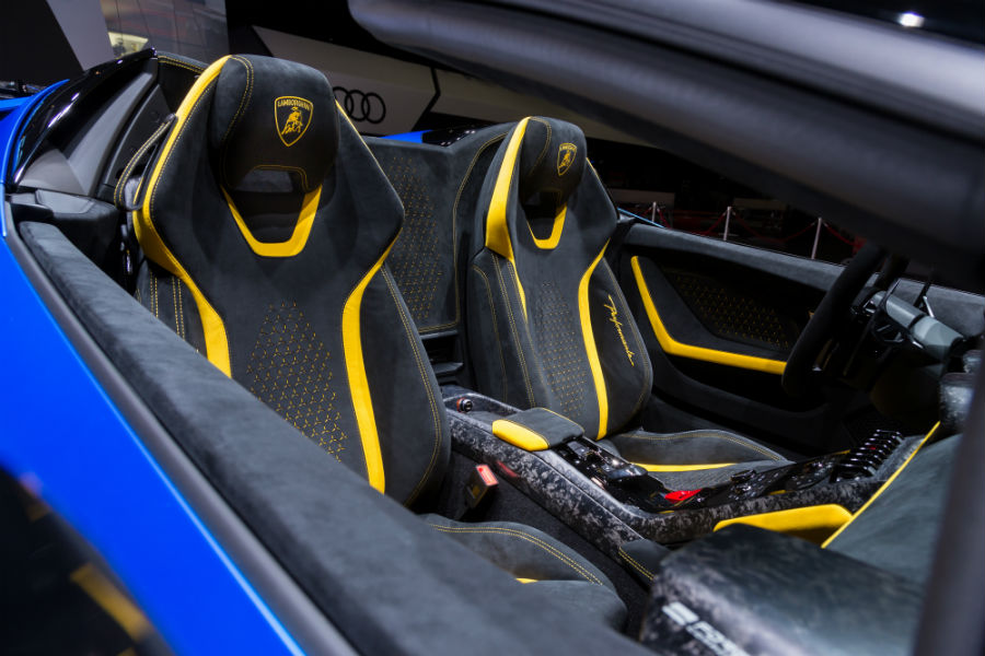 Blue 2019 Lamborghini Huracan Performante Spyder Interior Cabin Seating