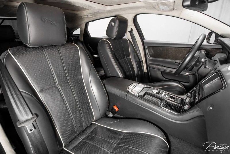 2011 Jaguar XJL Interior Cabin Front Seating