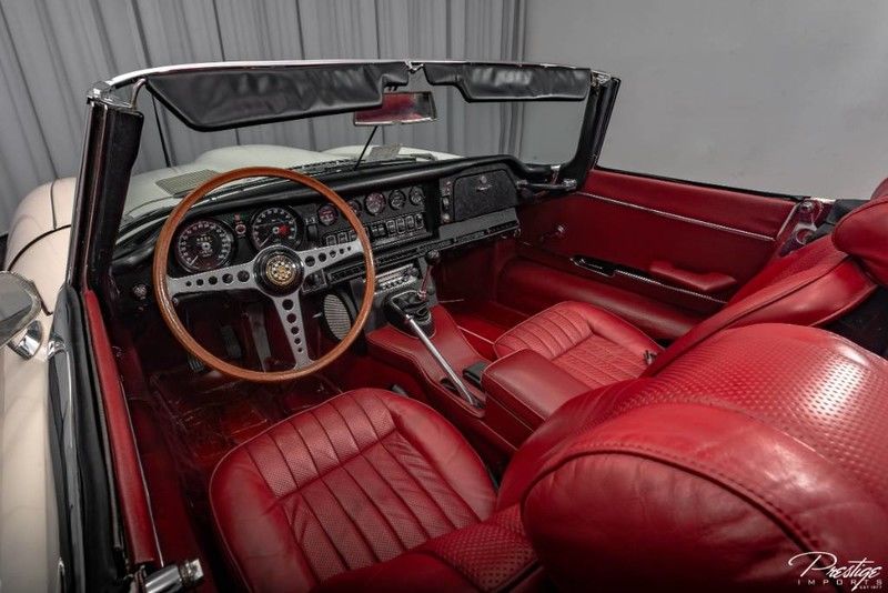 1970 Jaguar E-Type Interior Cabin Dashboard