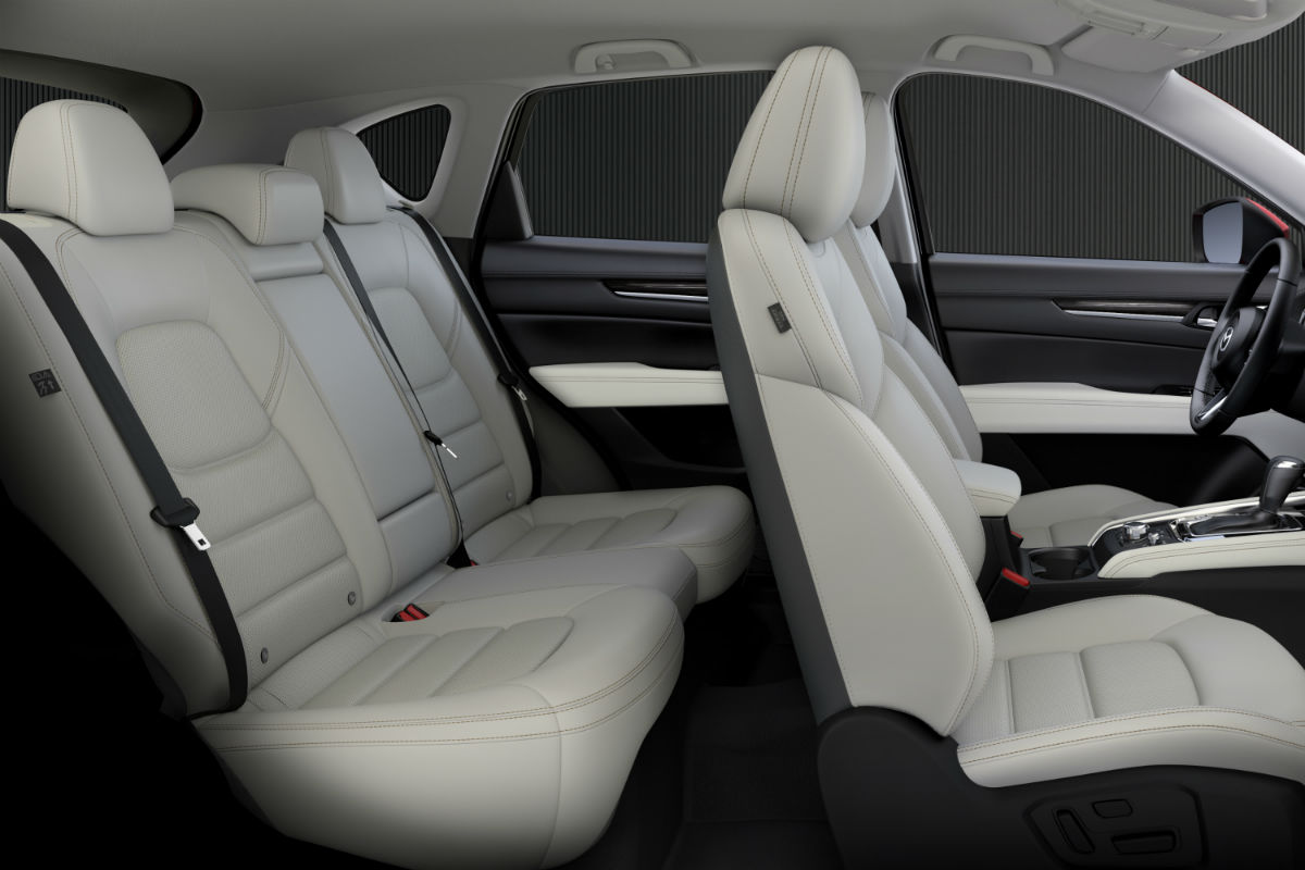 Side view of the two rows of seating in the 2018 Mazda CX-5