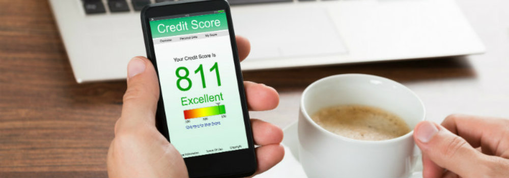 Using phone to check credit score before application
